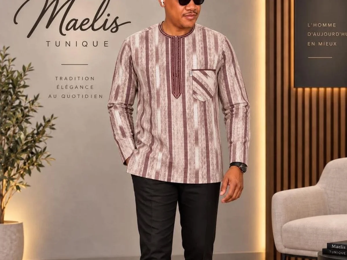 Le showroom Maelis Tunique : boiseries, fauteuil et panneau de la maison
